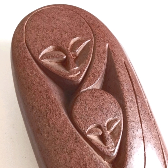 Beautiful Mother and Child Sculpture - Picture 4 of 9